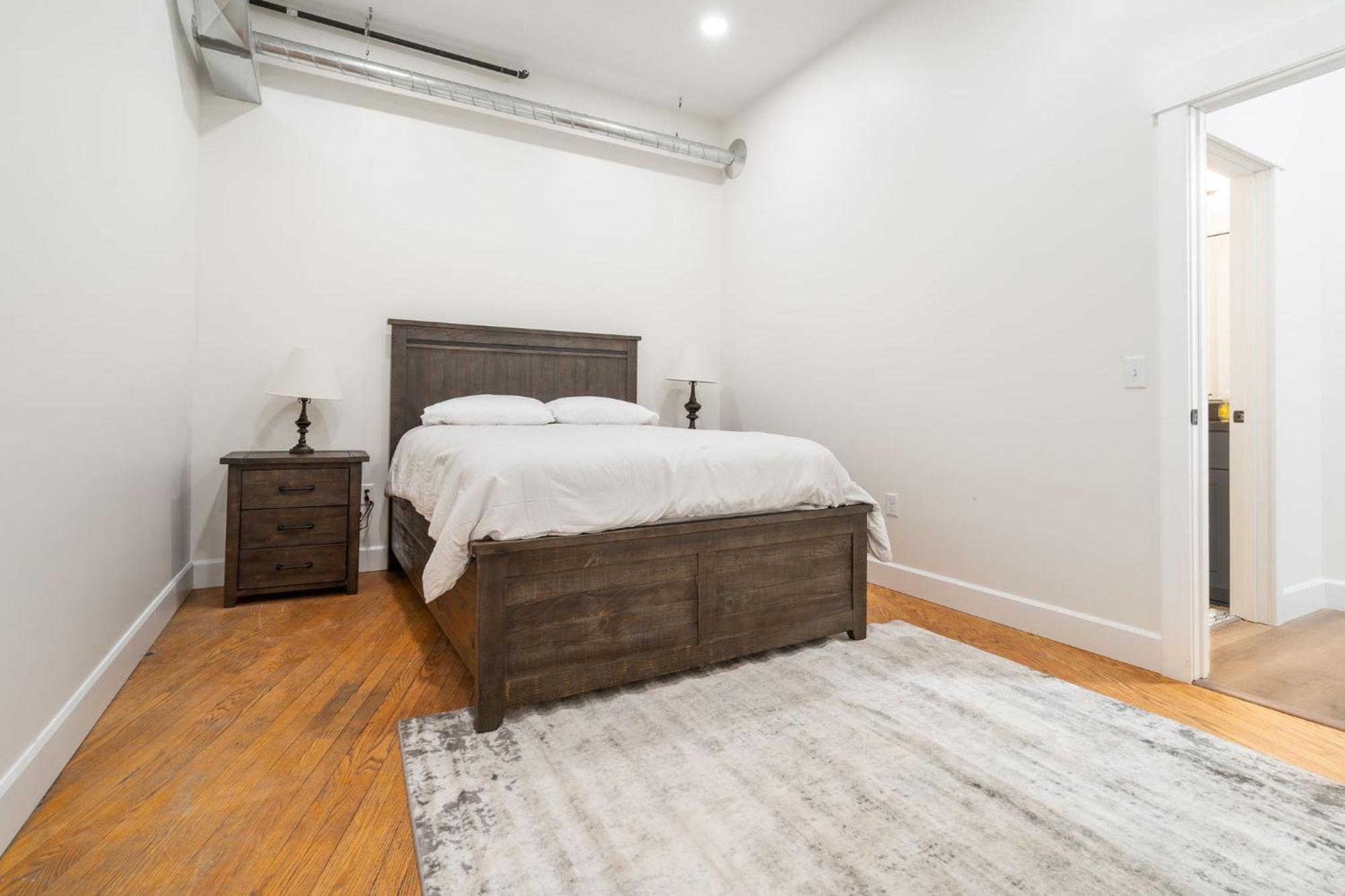 Apartment Young Millersburg